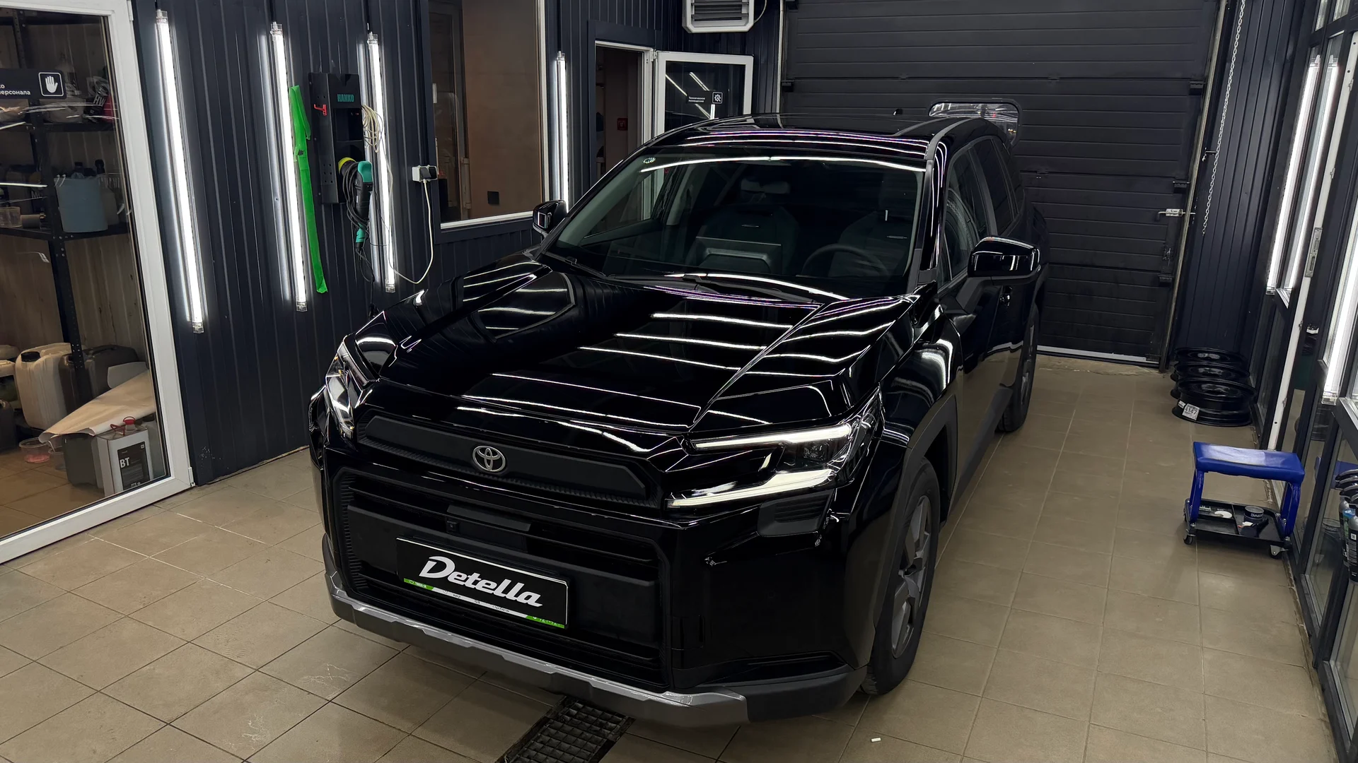 Toyota в студии Detella