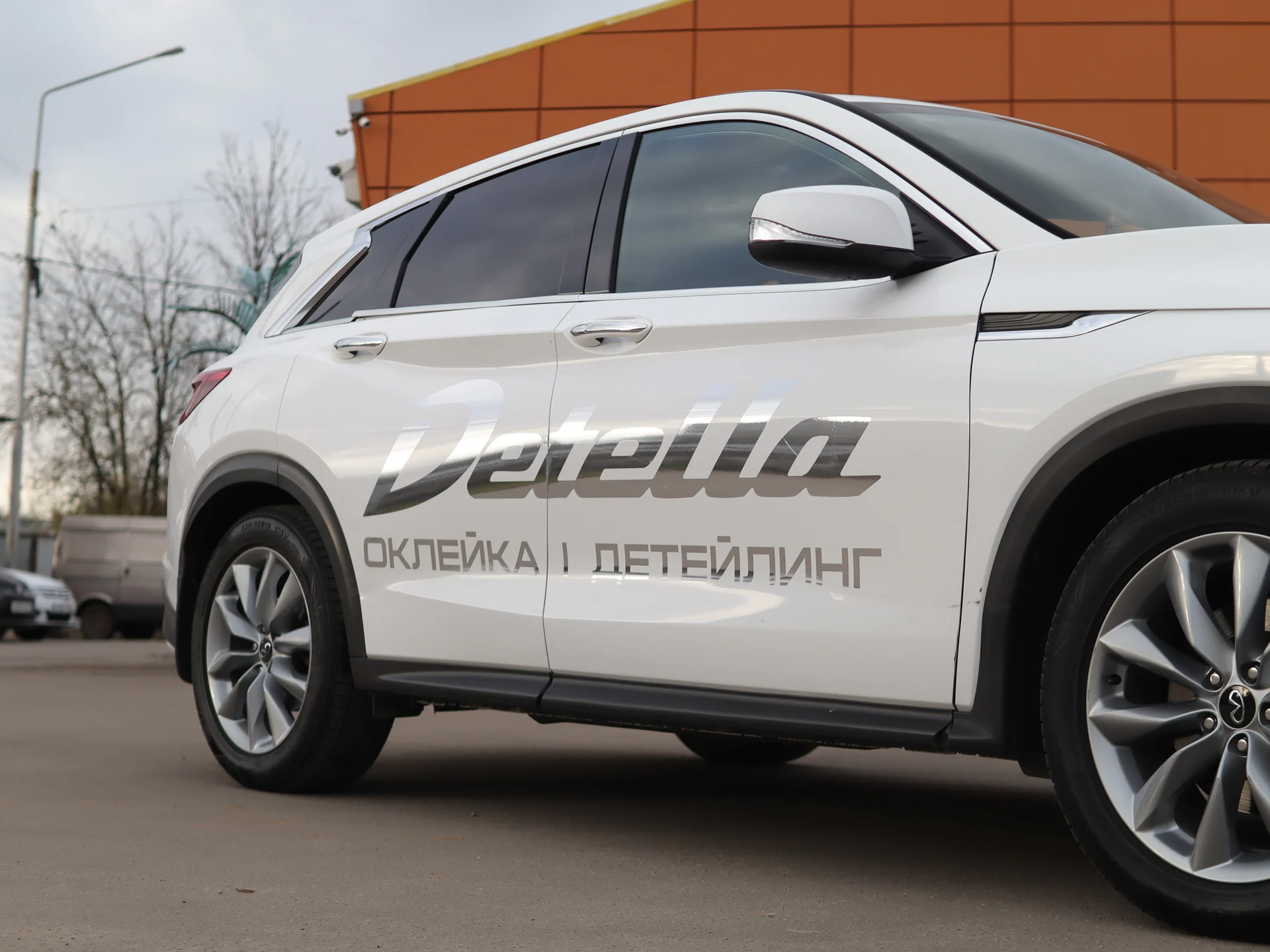 Infiniti в студии Detella
