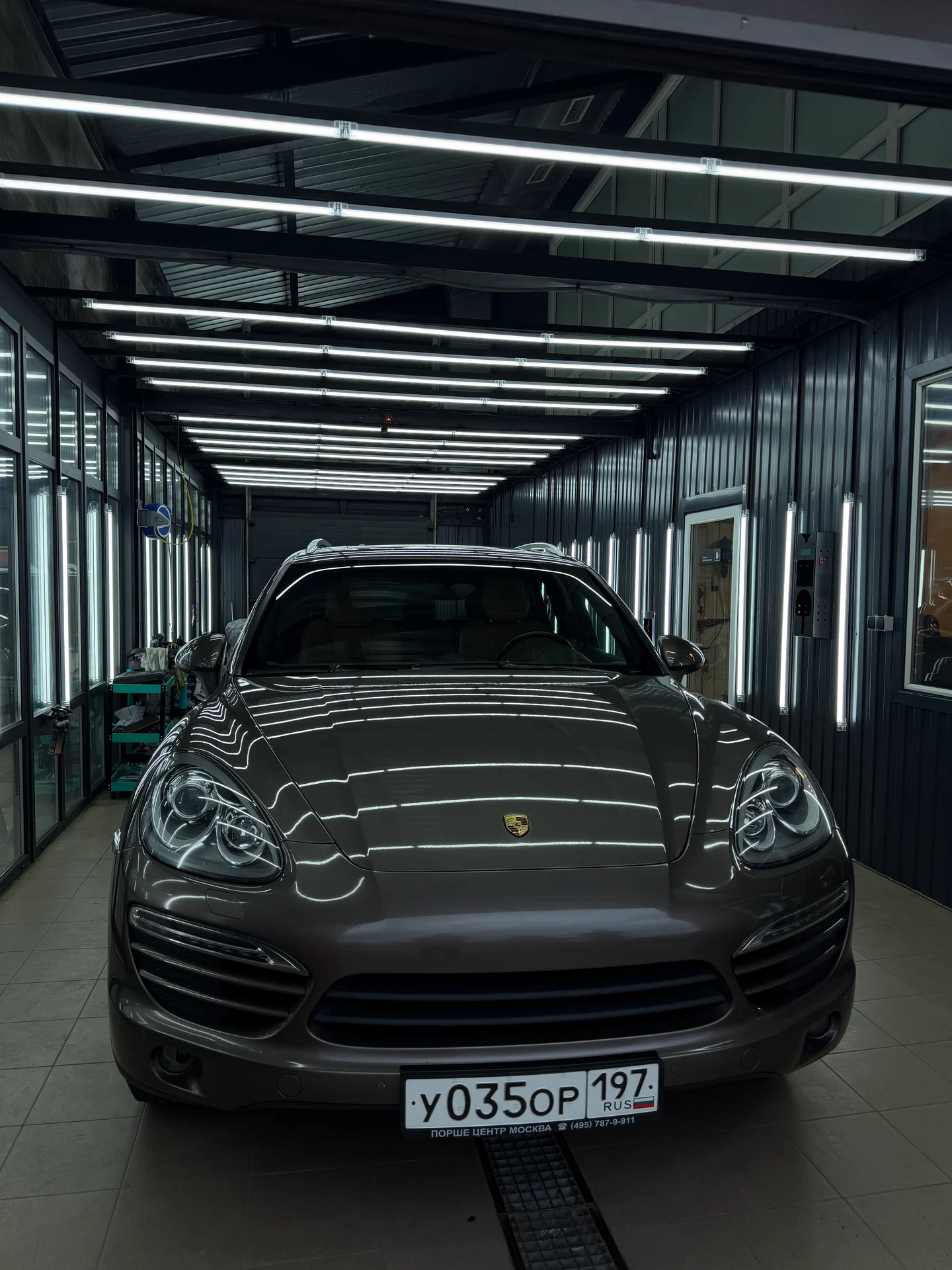 Porsche Cayenne в студии Detella