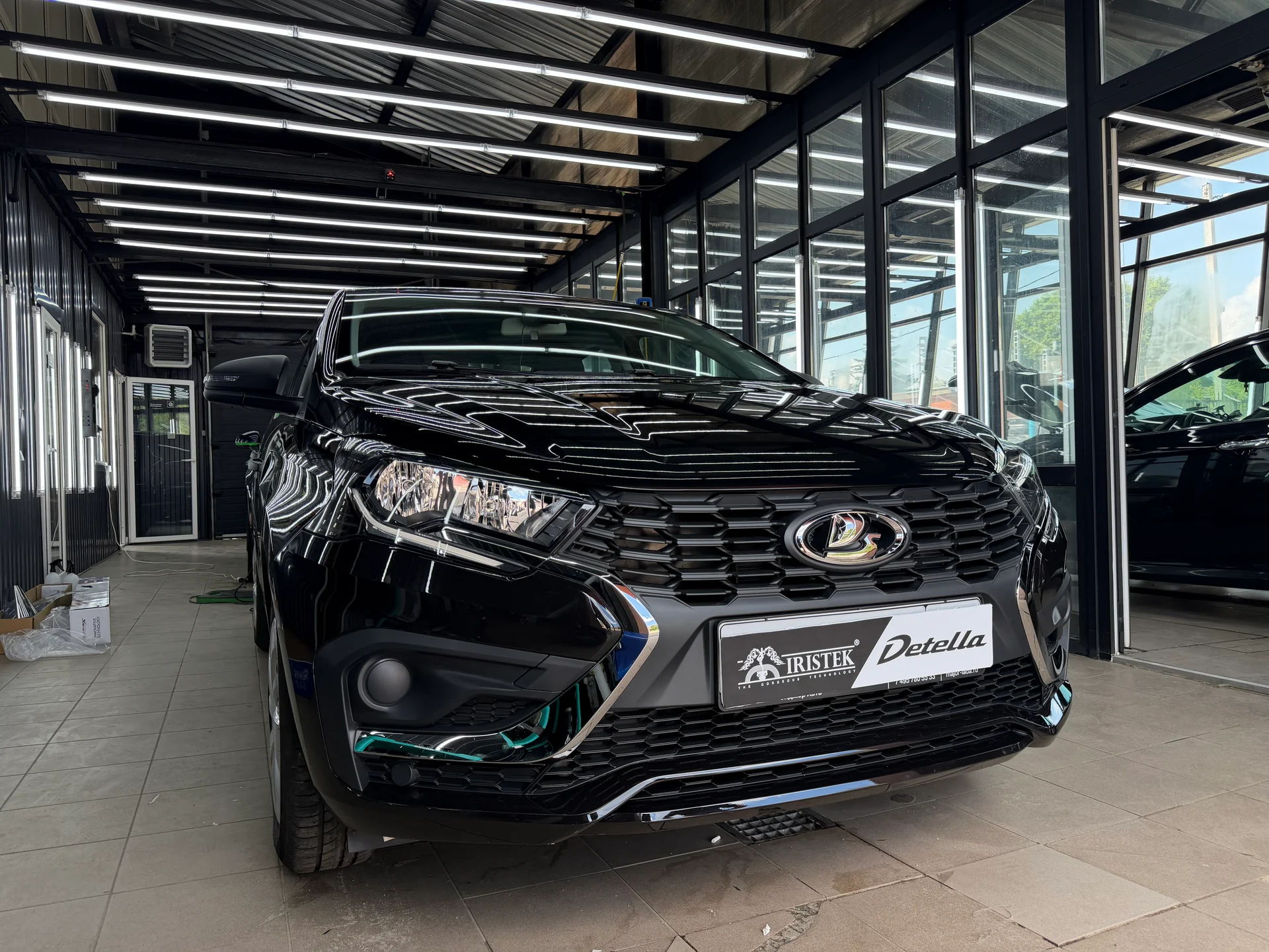 Lada Vesta в студии Detella